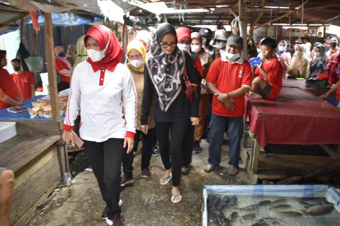 Ketua TP PKK Provinsi Kalteng Blusukan ke Pasar Beringin Buntok