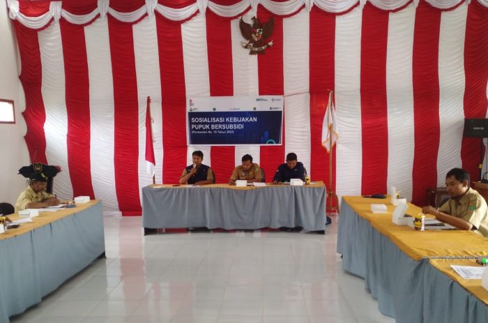Pupuk Indonesia Gelar Sosialisasi Kebijakan Pupuk Bersubsidi di Pantai Lunci