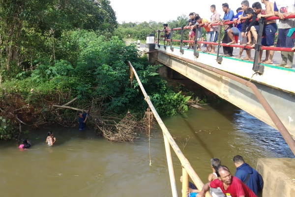 Seorang Bocah Diduga Terbawa Arus saat Berenang di Sungai