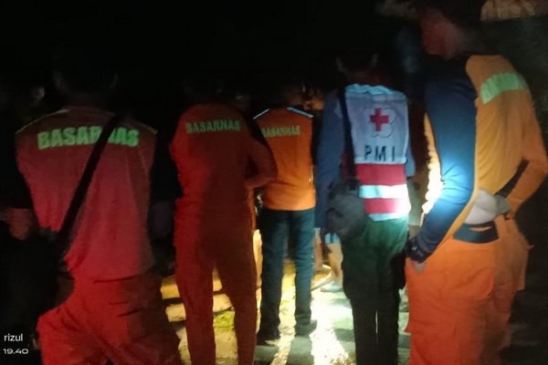 Pencarian Bocah Tenggelam Terkendala Cuaca dan Minimnya Penerangan di Lokasi