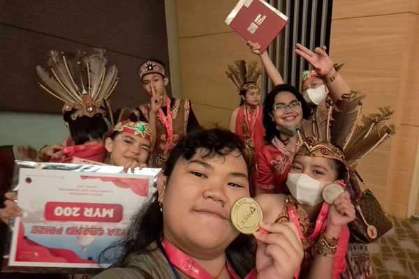 Tujuh Siswa SMA di Palangka Raya Raih Prestasi bergengsi di Ajang WICE Malaysia