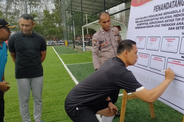 Deklarasi di Mini Soccer R88 Suporter dan Polisi untuk Korban Tragedi Stadion Kanjuruhan