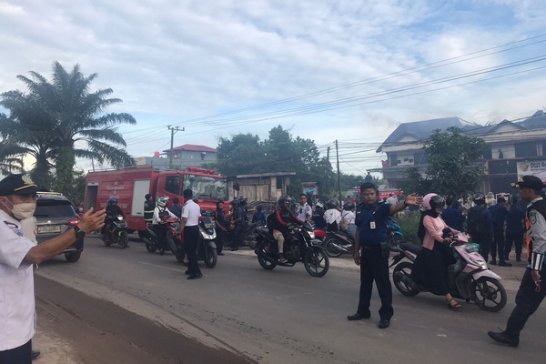 Arus Lalu Lintas di Lokasi Kebakaran Mengular