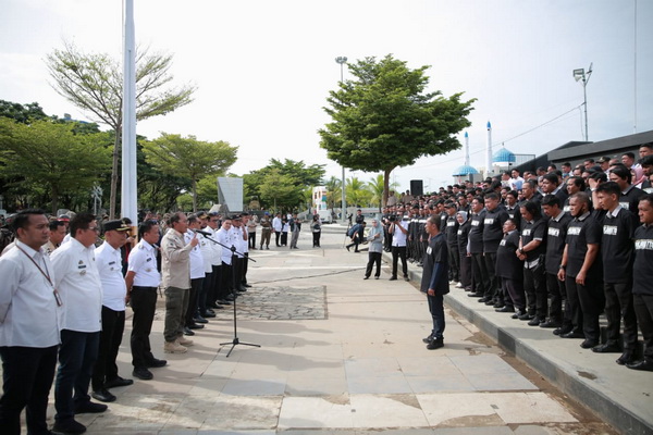 Wujudkan Lingkungan Bersih, Danny Pomanto Kukuhkan 153 Personel Pakandatto