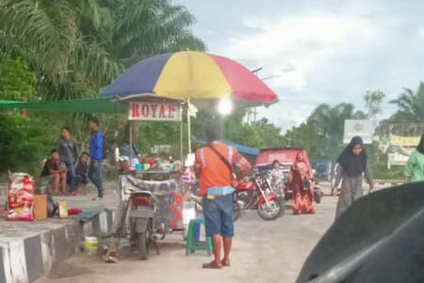 Warga Keluhkan Retribusi Parkir Tanpa Karcis di Kawasan Bundaran Peringatan