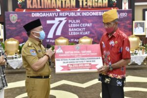 Gubernur Kalteng Serahkan Tali Asih untuk Para Veteran di Palangka Raya