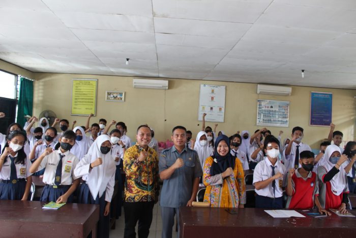 Tingkatkan Karakter Cinta Damai pada Siswa, Tim UPR Adakan PKM di SMPN 6 Palangka Raya