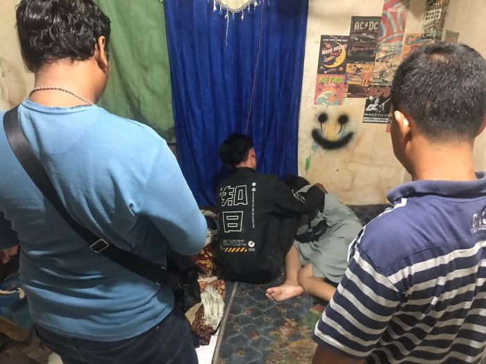 Pasangan Mesum Digrebek Warga Dalam Kondisi Mabuk dan Bugil di Sampit