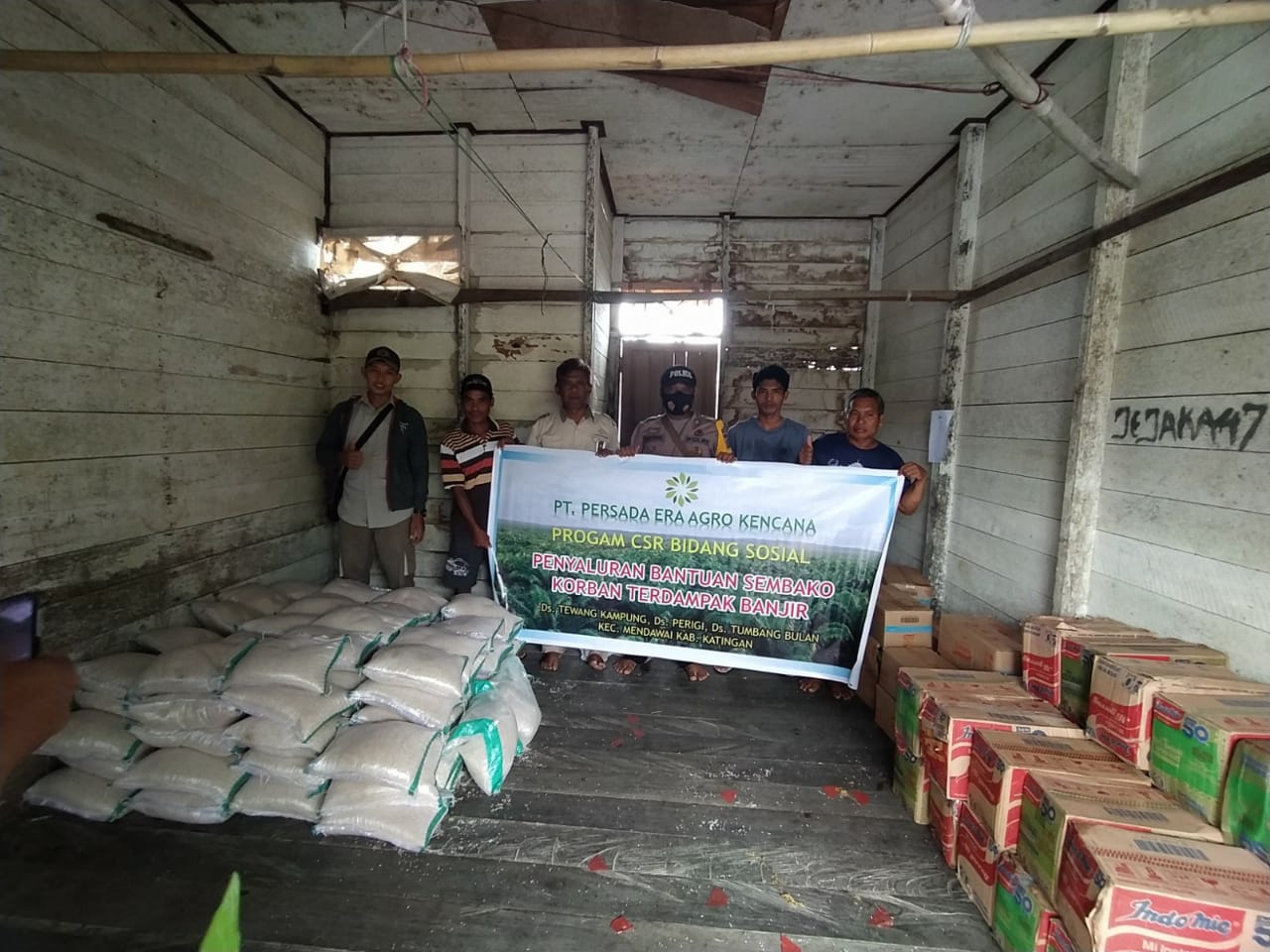 Bantu Warga Terdampak Banjir, PT PEAK Komitmen Bantu Pemkab Katingan