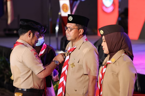 Dilantik Ketua Kwarda Sulsel, Danny-Fatma Resmi Jabat Ketua Mabicab dan Ketua Kwarcab Pramuka Makassar