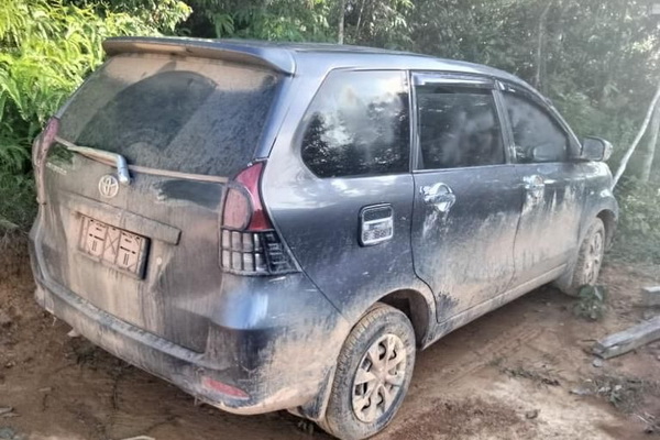 Mobil Perempuan ini Raib Digondol Maling