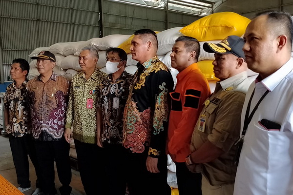 Kemensos dan Pemrov Kirim Bantuan untuk Korban Banjir di Kobar, Anang Dirjo: Alhamdulillah, Sangat Membantu