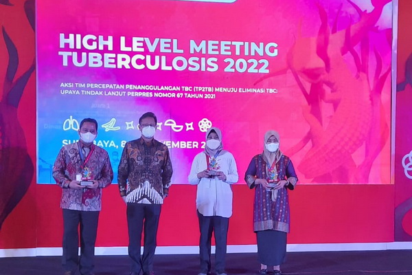 Makassar Raih Penghargaan TOSS TBC Kemenkes RI