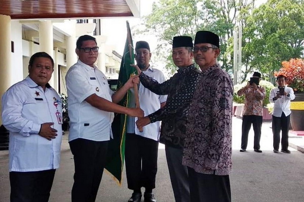 Pj Bupati Lepas Warga Muhammadiyah Kobar Peserta Muktamar ke-48