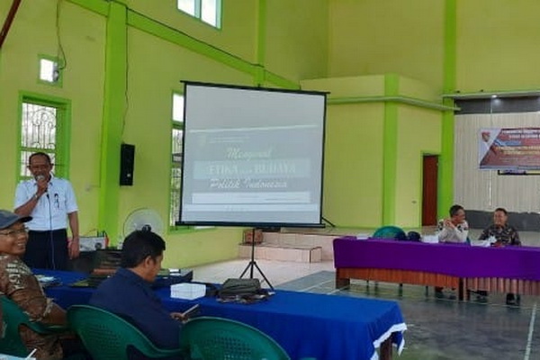 Kesbangpol Kobar: Kegiatan Pendidikan Politik bagi Masyarakat Sangat Penting