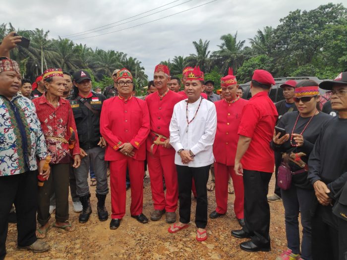 Pembukaan Portal Adat di Hanau Dihadiri Agustiar Sabran