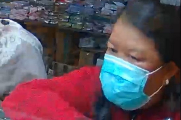 Pura-pura Beli Emas, Wanita Paruh Baya Diduga Gondol Emas 40 Gram