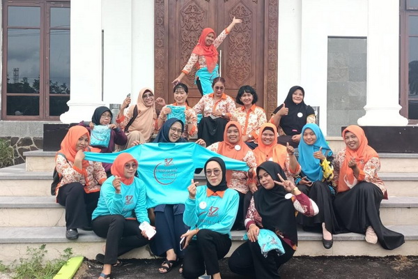 Jelang Perayaan HUT ke-17, Himpaudi Kotim Bagikan 1000 Kaos Senam