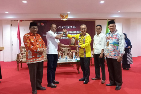 Kesbangpol Kobar Bersama FPK Kobar Kaji Banding ke Kota Paling Toleransi di Indonesia