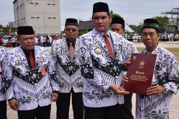 Jadi Irup di Peringatan Hari Guru, ini Pesan Pj Bupati Kobar