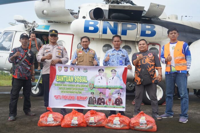Pemprov Kalteng Salurkan Bantuan untuk Warga Seruyan Hulu dengan Helikopter