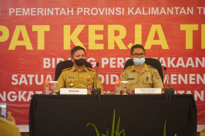 Staf Ahli Gubernur Suhaemi Pimpin Rakernis Bidang Perpustakaan Satuan Pendidikan Menengah se-Kalteng