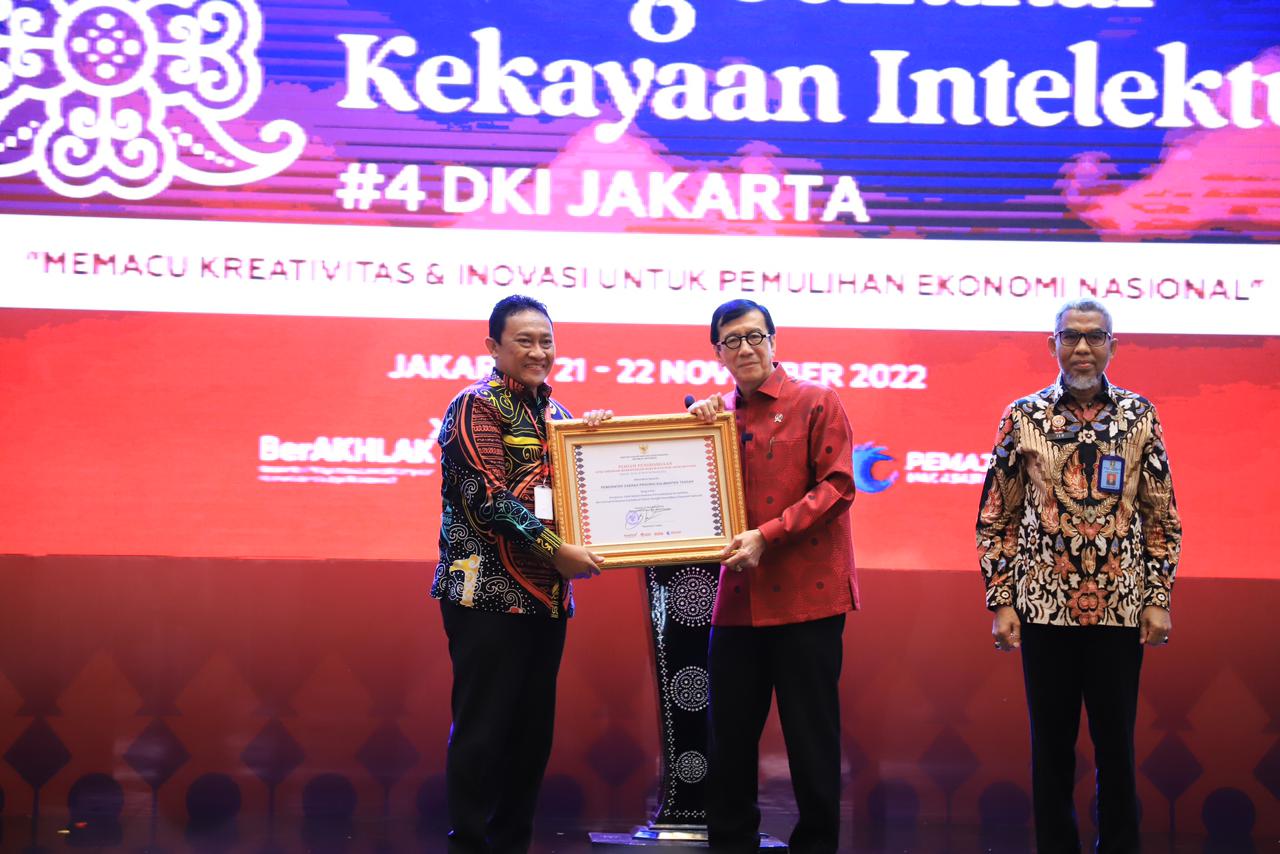 Pemprov Kalteng Terima Penghargaan dari Kemenkumham RI
