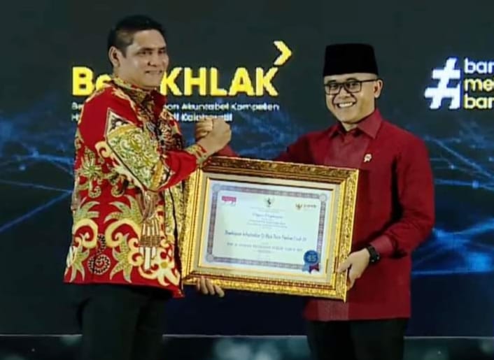 Pemkab Kobar Raih Penghargaan dari Kementerian PAN RB