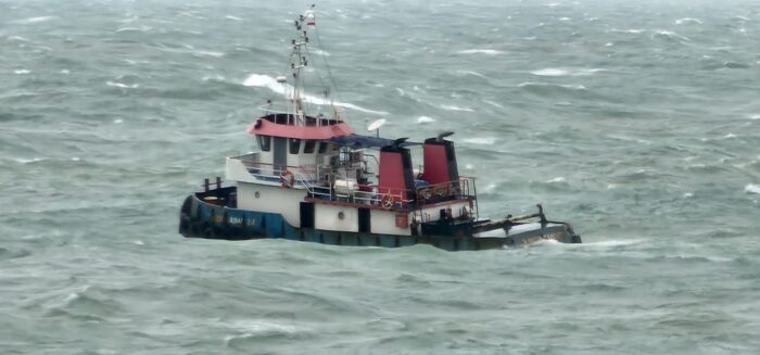 Kapal Tug Boat Putra Abadi 77 Alami Kecelakaan di Perairan Kumai, Begini Kronologinya