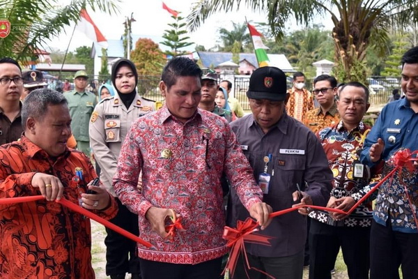 Pj Bupati Resmikan Program BSRS dan RTLH