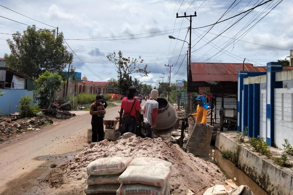 Proyek Pembangunan Drainase di Jalan Kopi Selatan Sampit Capai 70 Persen