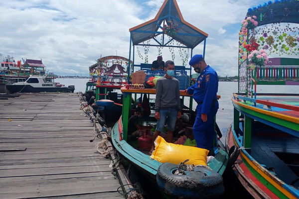 Pengemudi Kelotok Wisata Susur Sungai Mentaya Diimbau Utamakan Keselamatan