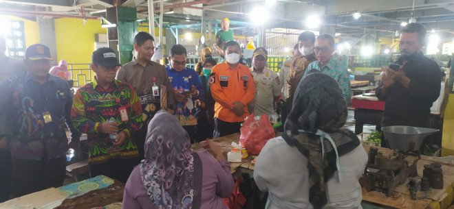 Disperindagkop UKM Kobar Pastikan Stok Barang Kebutuhan Pokok Aman Jelang Nataru