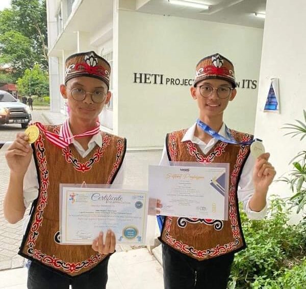Dua Siswa Kembar SMAN 1 Kasongan Mewakili Katingan di Ajang NASPO 2022
