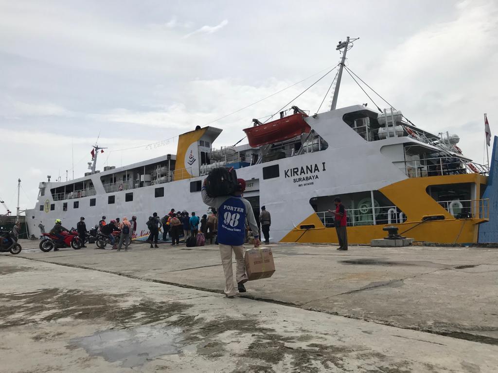 Dua Jadwal Kapal dari Sampit ke Surabaya Batal Karena Cuaca Buruk