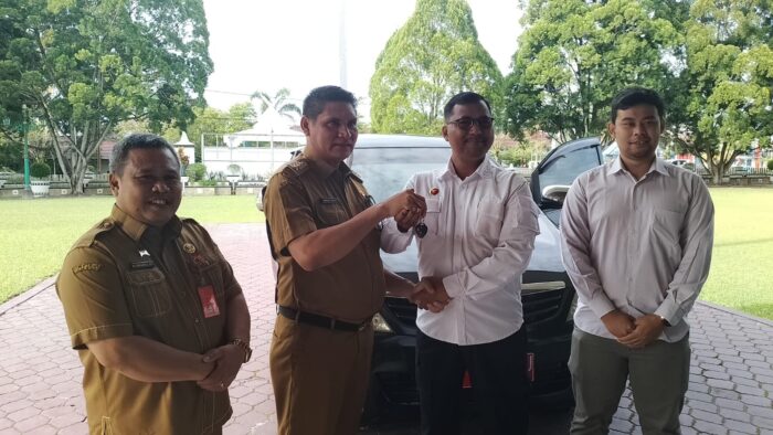 Pemkab Serahkan Mobil Operasional ke BINDA Korwil Kobar