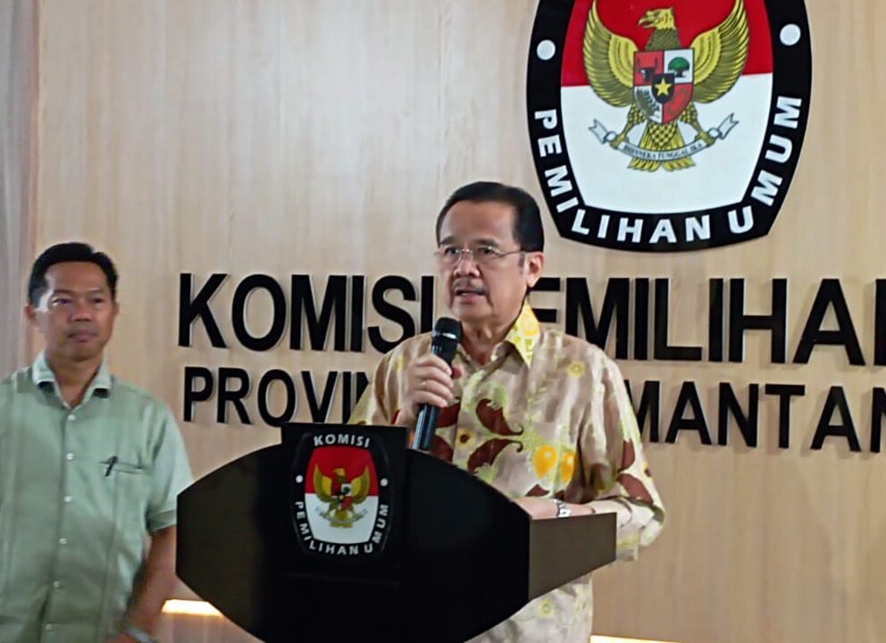 Senator Agustin Teras Narang Serahkan 2024 Syarat Dukungan untuk Kembali Maju DPD RI