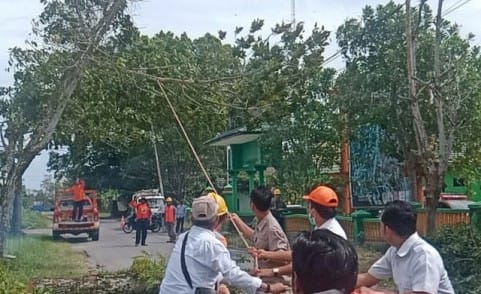 Masyarakat Harus Waspadai Hujan Disertai Angin Kencang di Kobar Belakangan ini