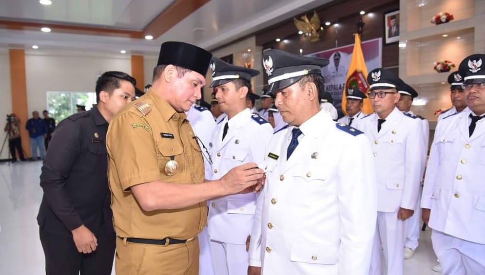 Pj Bupati Anang Dirjo Lantik 32 Pj Kepala Desa se-Kobar