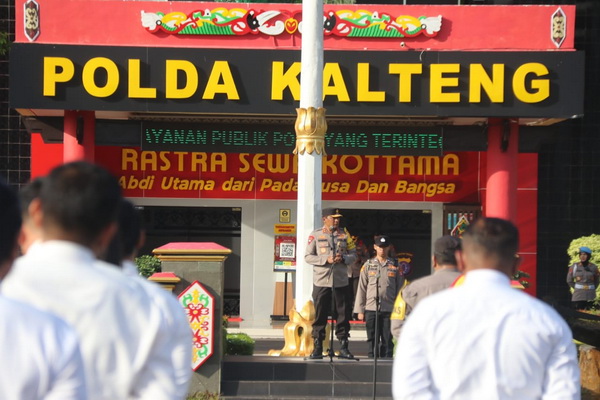 Pimpin Apel Awal Tahun, Kapolda Kalteng Imbau Personel Jauhi Narkoba