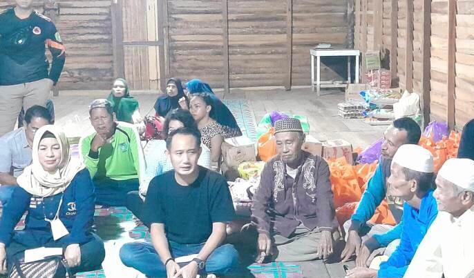 Sambangi Warga Terdampak Longsor di Flamboyan Bawah, Wali Kota Rencanakan Relokasi