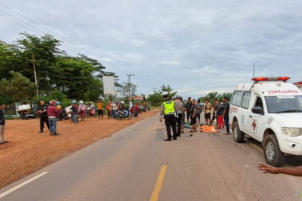 Pengendara Motor Tewas Usai Seruduk Truk, Pengemudinya Kabur