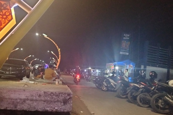 Padat Pengunjung, Omset Pedagang di Terowongan Nur Mentaya Sampit Meningkat
