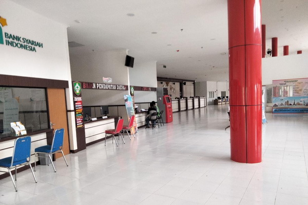 Belum Dialiri Listrik PLN, Mal Pelayanan Publik Sampit Manfaatkan Genset