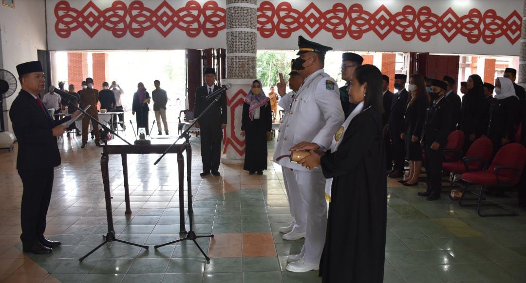 Lantik Pejabat Administrasi, Bupati Harap Tugas Dijalankan dengan Sungguh-Sungguh