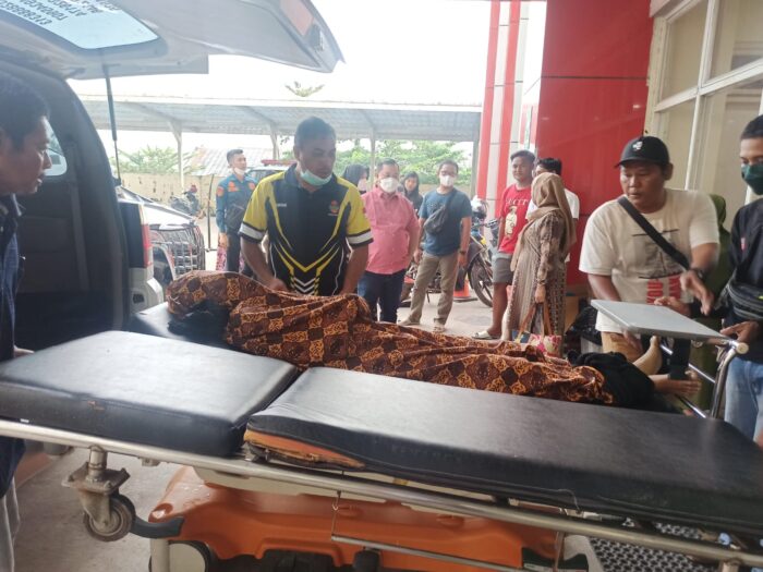 Bupati Kotim Datangi Pelajar yang Meninggal Akibat Kecelakaan