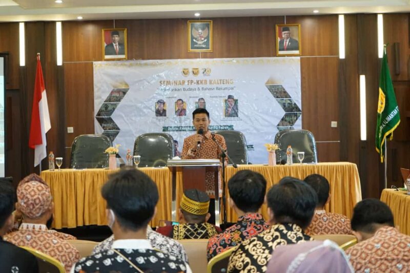 Gelar Seminar, Ketua FP-KKB Kalteng Ingatkan Pemuda Bakumpai untuk Selalu Lestarikan Budaya