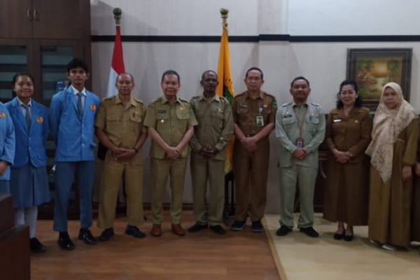 Audiensi dengan Bupati, Kepala SMAN 1 Kuala Kapuas Sampaikan akan Gelar Smasa Cup