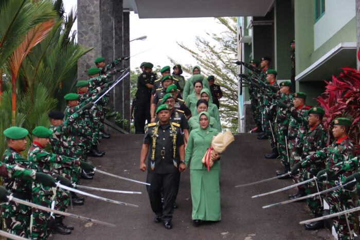 Panglima Kodam XII Tanjungpura Pimpin Sertijab Danrem 102 Panju Panjung