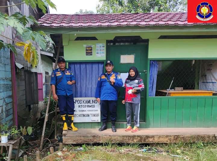 Permudah Komunikasi, Pos Damkar Sosialisasikan Kontak Darurat di Katingan Tengah